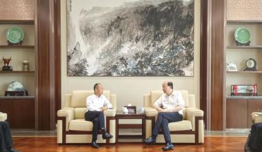 中国工商銀行嘉興支店の張世謙総裁が同昆を訪問